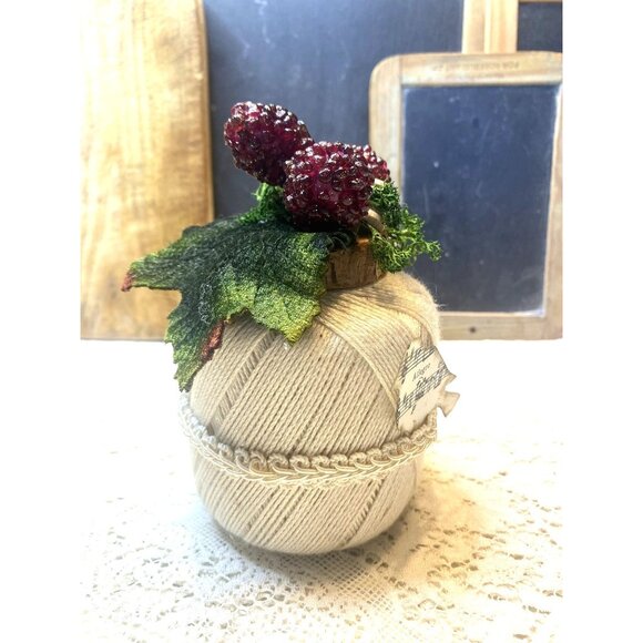 Crochet Thread Mini Assemblage Decorated Rustic Primitive Raspberries Country - Picture 3 of 7